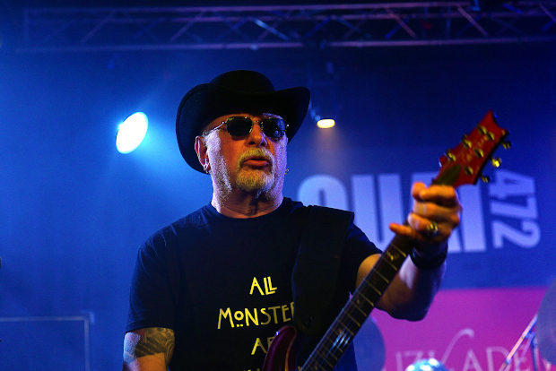 (c) Copyright Rock-Interviews.com