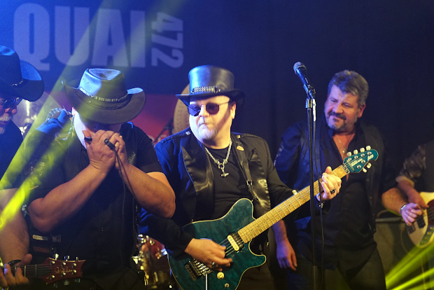 (c) Copyright Rock-Interviews.com