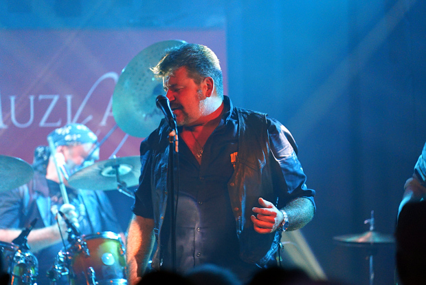 (c) Copyright Rock-Interviews.com