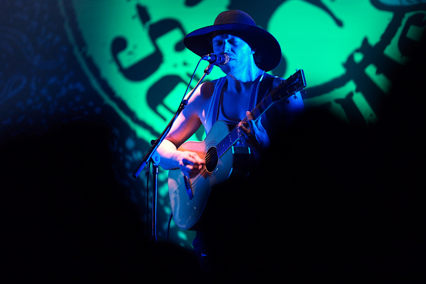 (c) Copyright Rock-Interviews.com