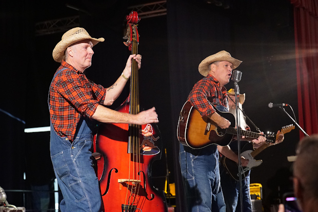 (c) Copyright Rock-Interviews.com