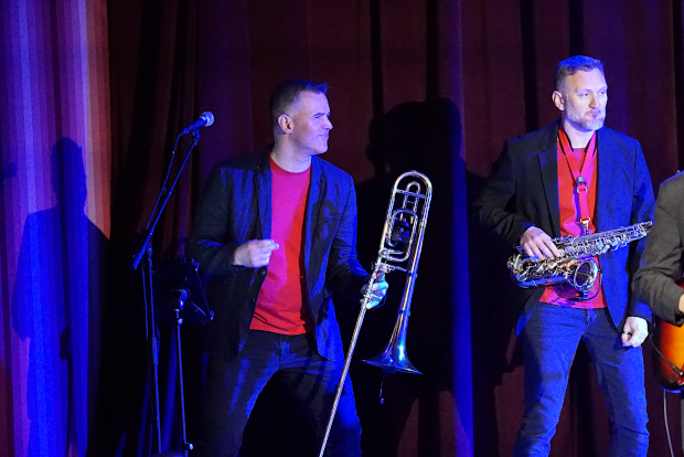 (c) Copyright Rock-Interviews.com