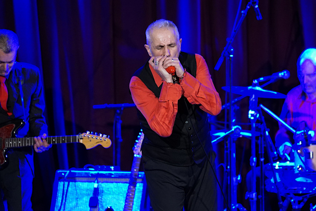 (c) Copyright Rock-Interviews.com